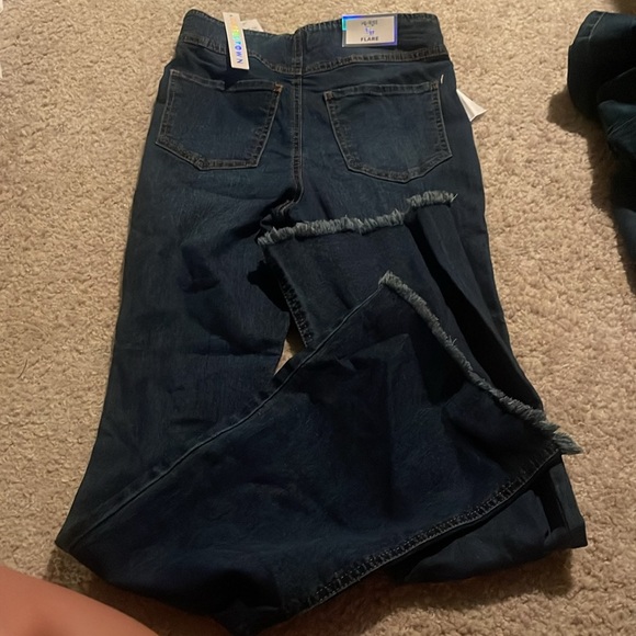 Tinseltown Jeans - Picture 3 of 4